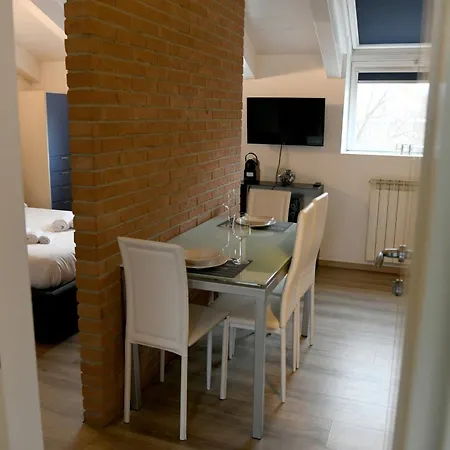 Apartment Rooftop Scalo Farini-3 Min From The Lancetti Metro *